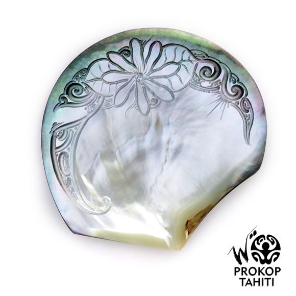 Nacre gravee prokop tahiti fleur de tiare variation 2 Nacre gravee prokop tahiti fleur de tiare variation 2