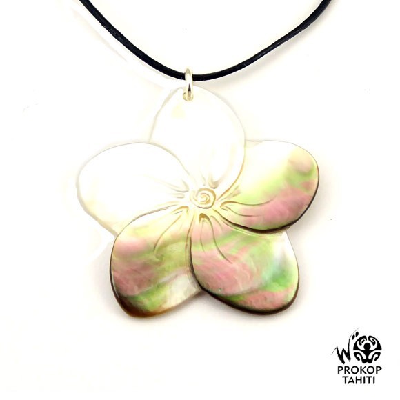 Pendentif nacre gravee prokop fleur tipanier tahiti ft6 Pendentif nacre gravee prokop fleur tipanier tahiti ft6