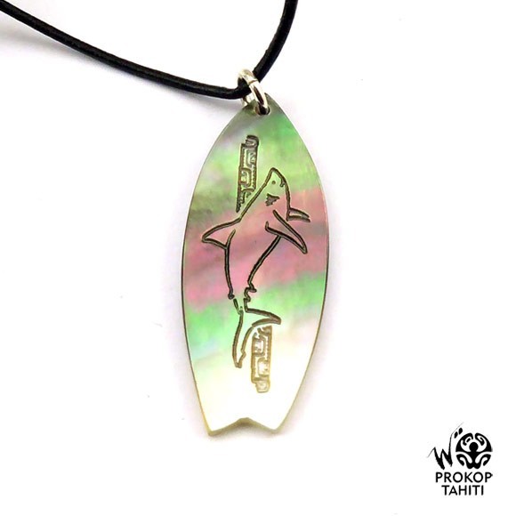 Pendentif nacre gravee prokop tahiti mini surf ps10 Pendentif nacre gravee prokop tahiti mini surf ps10