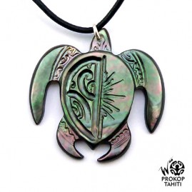 Pendentif Nacre Gravee...