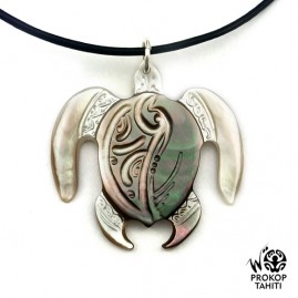 Pendentif Nacre Gravee...