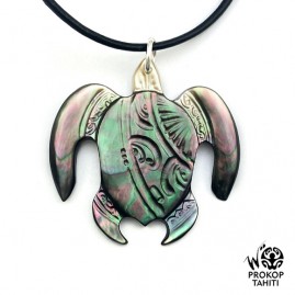 Pendentif Nacre Gravee...