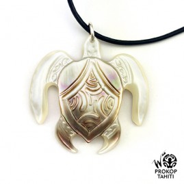 Pendentif Nacre Gravee...