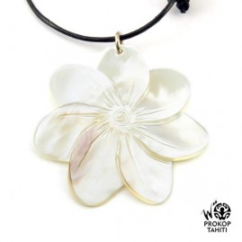Pendentif Nacre Gravee...