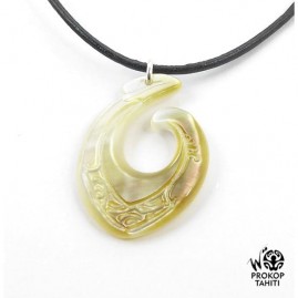 Pendentif Nacre Gravee...