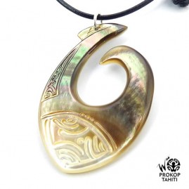 Pendentif Nacre Gravee...