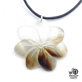 Pendentif Nacre Gravee...