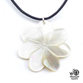 Pendentif Nacre Gravee...