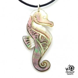 Pendentif Nacre Gravee...