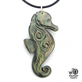 Pendentif Nacre Gravee...